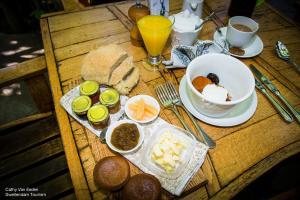 Breakfast options available to guests at Augusta de Mist Country House and Kitchen