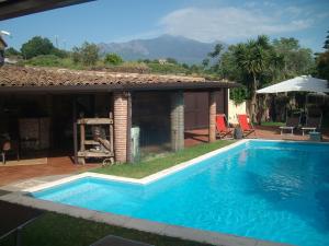 The swimming pool at or close to VILLA SINGOLA -SOLE-LUNA-Casavilladusoleil