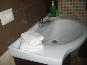 A bathroom at VILLA SINGOLA -SOLE-LUNA-Casavilladusoleil