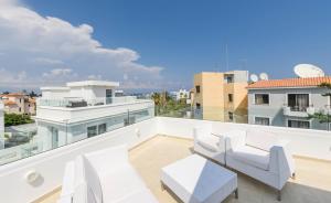 Afbeelding uit fotogalerij van Green Bay Villa #13 in Protaras