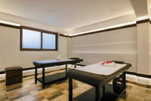 صورة لـ Elixir Hills Suites Resort and Spa في مونار