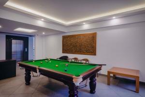 طاولة بلياردو في Elixir Hills Suites Resort and Spa