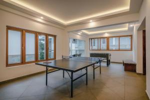 صورة لـ Elixir Hills Suites Resort and Spa في مونار
