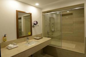 Vannituba majutusasutuses Lemon Tree Hotel Coimbatore