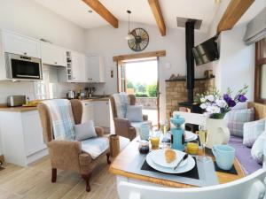 Η κουζίνα ή μικρή κουζίνα στο Sunnybrook Cottage +13 φωτογραφίες