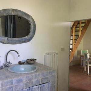 Ett badrum på La Fratta Art - House