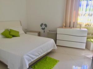 Postel nebo postele na pokoji v ubytování Newly furnished appt in Gozo