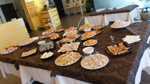 Makanan di atau berdekatan hotel