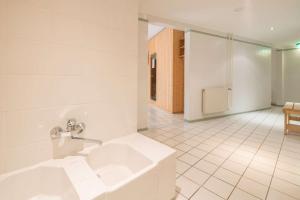 Koupelna v ubytování Trip Inn Hotel Dasing-Augsburg + 25 fotografií