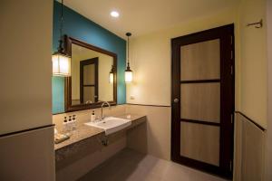 Koupelna v ubytování Krabi La Playa Resort