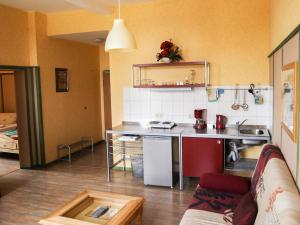 Kuchyň nebo kuchyňský kout v ubytování Pension Haus Saarland