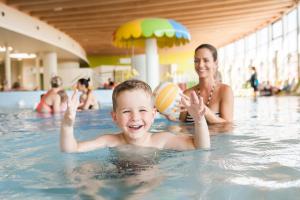 入住Hotel Sonnenpark & Therme included - auch am An- & Abreisetag!的客人