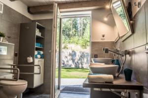 Koupelna v ubytování Apartmány Pod Lesem II