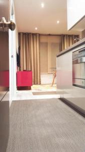 A kitchen or kitchenette at Malaka