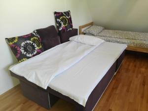 Gallery image of Pešić Apartmani in Kušići