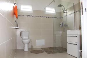 A bathroom at La COOL & DOUCE - Villa DOUCE
