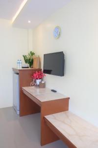 TV a/nebo společenská místnost v ubytování Chokdee Resort