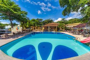 A piscina localizada em Floral Inn Family ou nos arredores