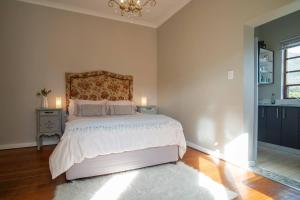 Ένα ή περισσότερα κρεβάτια σε δωμάτιο στο 11 Deerpark Drive East