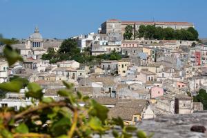 Γενική άποψη της πόλης Ραγκούσα ή θέα της πόλης από  αυτός ο ξενώνας