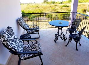 Balkón alebo terasa v ubytovaní Sime Villa Private Beach