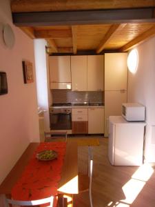 Kuchyň nebo kuchyňský kout v ubytování Vesna Loft in Luino