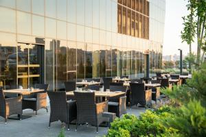 WestSide Residences by Rotana餐厅或其他用餐的地方