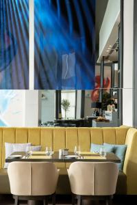 WestSide Residences by Rotana的休息区