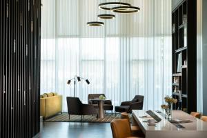 WestSide Residences by Rotana的休息区
