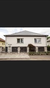 Budynek, w którym mieści się apartament