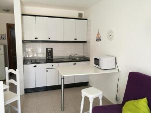 Dapur atau dapur kecil di Apartamento La Tortuga Complex Amaya Fuerteventura