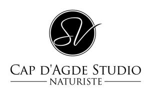 un logo pour le chapeau dagote studio nautilus dans l'établissement Cap d'Agde Studio - Village naturiste, au Cap d'Agde