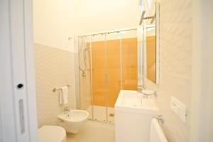 Kúpeľňa v ubytovaní Scirocco Apartment with terrace by Wonderful Italy + 15 fotografií