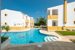 Gallery image of Apartamentos Casa del Sol in Cala Blanca +34 photos