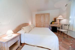 מיטה או מיטות בחדר ב-S'Arenada Hotel - Adults Only