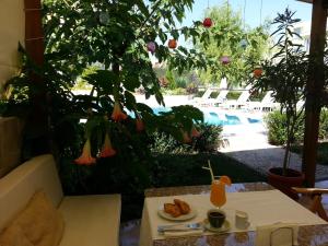 Bazén v ubytování Family Hotel Muses nebo v jeho okolí
