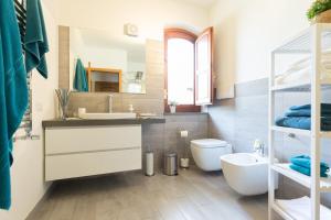 A bathroom at Sicily's View