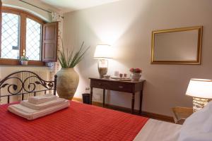 A bed or beds in a room at Sicily's View