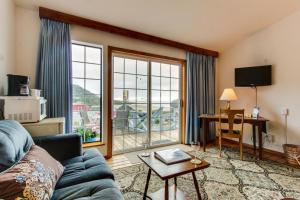Gallery image of Ocean Cove Inn in Yachats