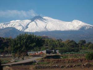 A general mountain view or a mountain view taken from the holiday home