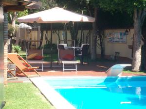 The swimming pool at or close to VILLA SINGOLA -SOLE-LUNA-Casavilladusoleil