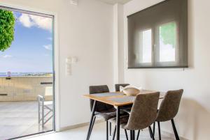 מרפסת או טרסה ב-Talos Luxury Suites