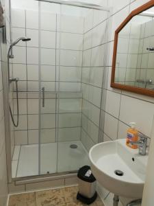 Ein Badezimmer in der Unterkunft Mosel View Old Town Apartments