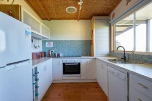 Far View - Pets, Linen, Wi-Fi, Netflix, Caravan廚房或簡易廚房