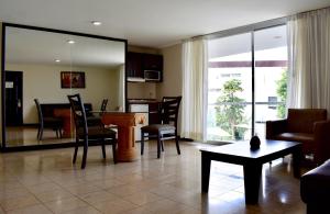 Gallery image of Country Hotel & Suites in Guadalajara