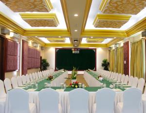 Verslo zona ir (arba) konferencijų salė apgyvendinimo įstaigoje Phnom Penh Era Hotel