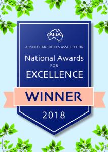 una señal para los premios nacionales de excelencia de la asociación hotelera australiana en Largs Pier Hotel, en Adelaida