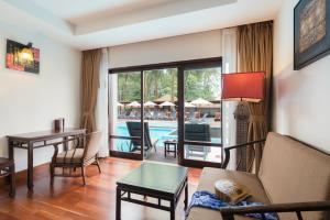 Bazén v ubytování Khaolak Oriental Resort - Adult Only nebo v jeho okolí