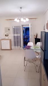 Kuchyňa alebo kuchynka v ubytovaní Iris Deluxe Suites 1