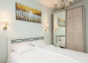Postel nebo postele na pokoji v ubytování Cozy&Quiet, 5 floor, 800 meters from harbour